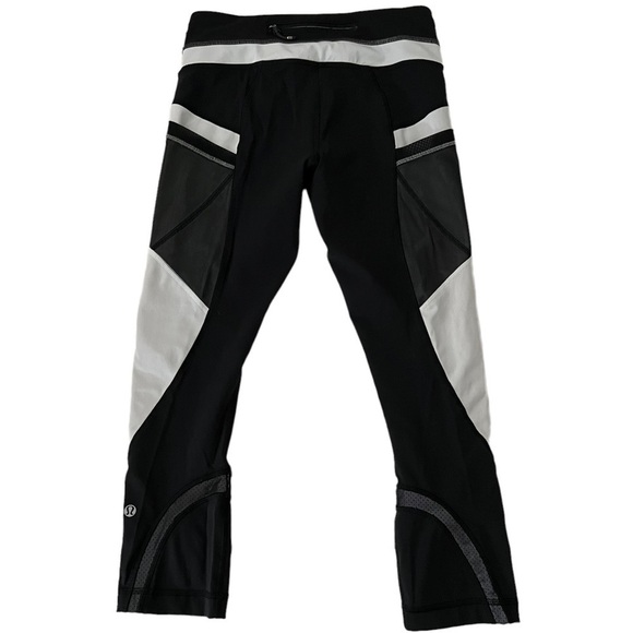 Lululemon Reflective Run Inspire Crop Black White leggings Size 4 - Picture 1 of 8